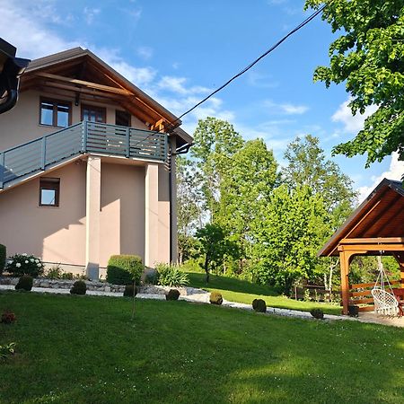 Apartment Sara Rakovica Bagian luar foto
