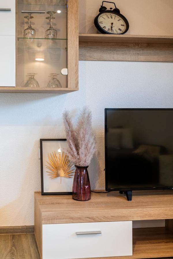 Apartment Sara Rakovica Bagian luar foto