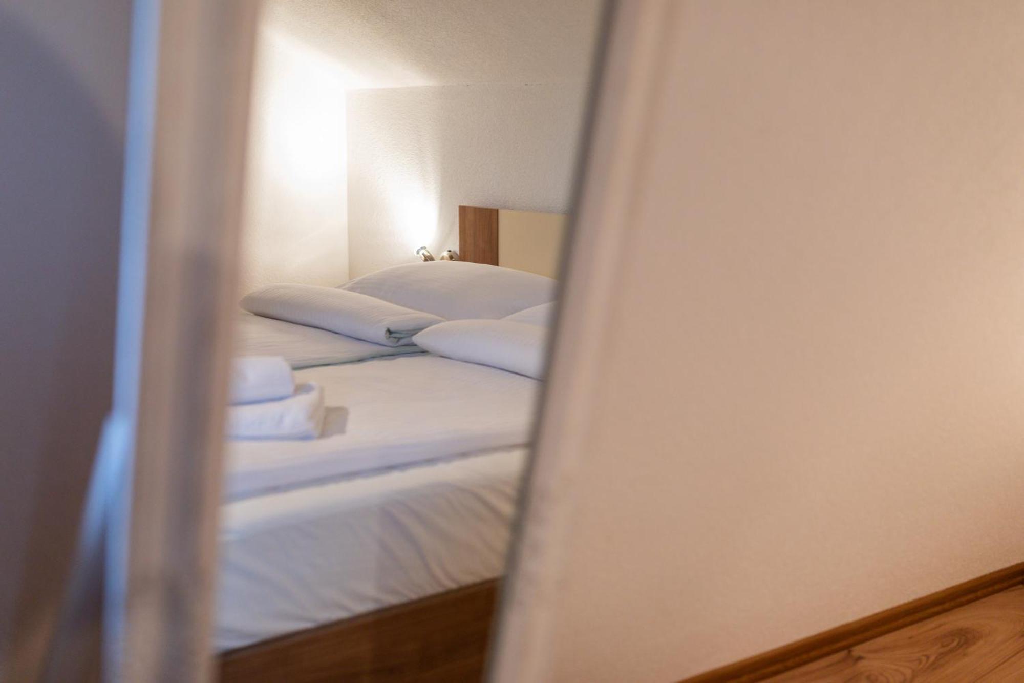 Apartment Sara Rakovica Bagian luar foto